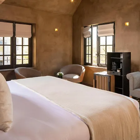 ホテル Saint-delis & - La Maison Du Peintre - Relais & Chateaux 5*