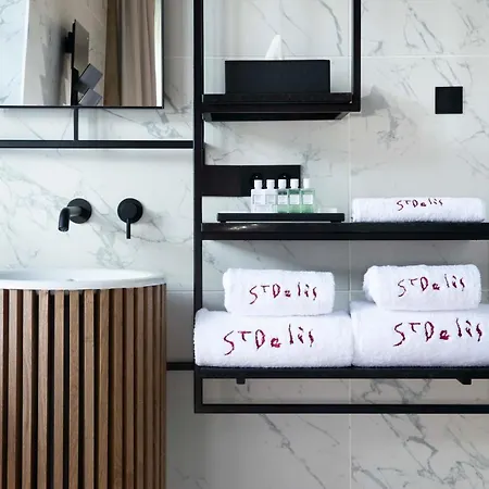 Saint-delis - La Maison Du Peintre - Relais&châteaux Hotel 5*