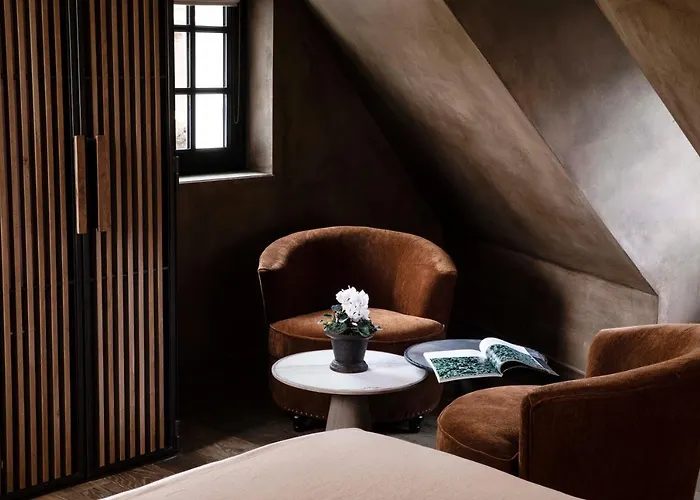 Saint-delis - La Maison Du Peintre - Relais & Chateaux Hotel 5*