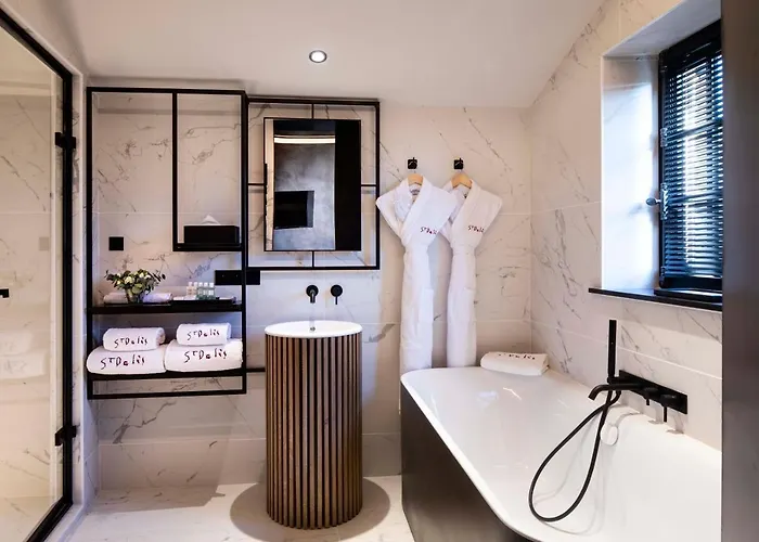 Saint-delis - La Maison Du Peintre - Relais & Chateaux 5* オンフルール