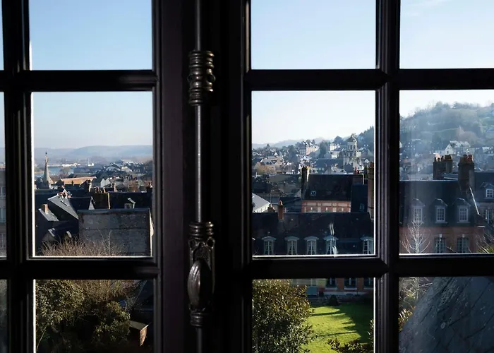 Saint-delis - La Maison Du Peintre - Relais & Chateaux ホテル 5*